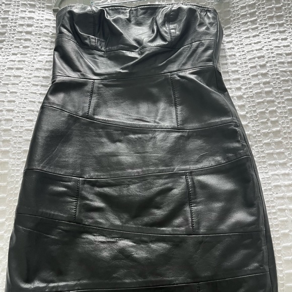 Black leather mini dress by a Esprit great condition size4-6 can’t seem to find - Picture 1 of 4